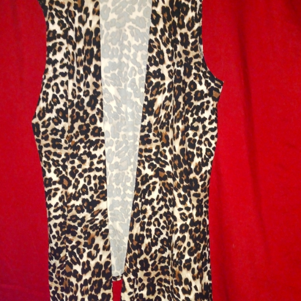 Safari print light weight mid length cardigan Size 2X